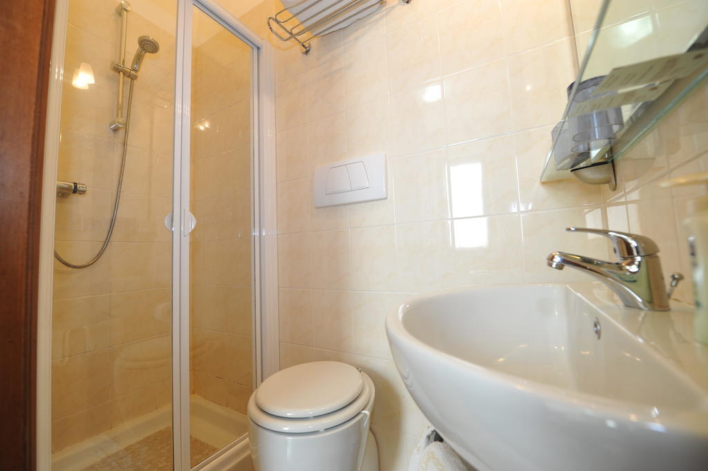 Gli Olivi Villa กาลชี ห้อง รูปภาพ