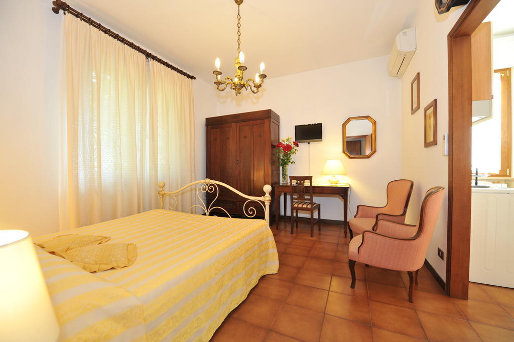 Gli Olivi Villa กาลชี ภายนอก รูปภาพ