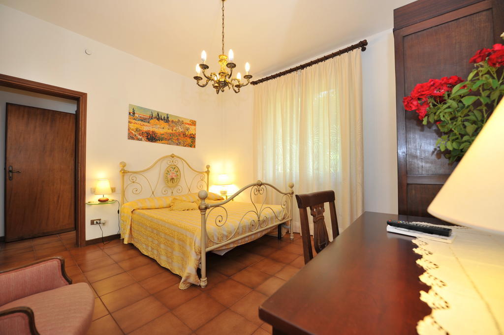 Gli Olivi Villa กาลชี ห้อง รูปภาพ