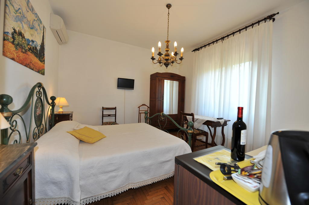 Gli Olivi Villa กาลชี ห้อง รูปภาพ